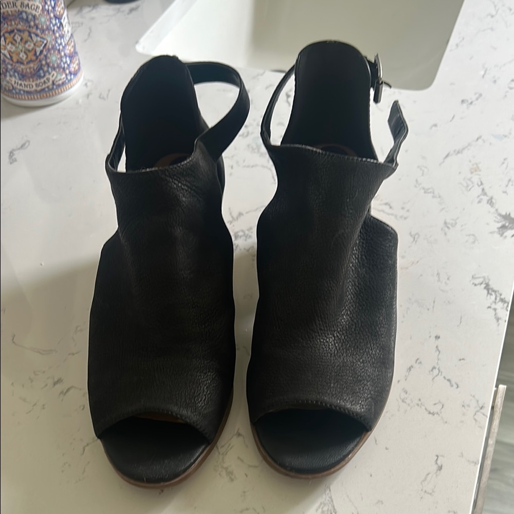 Lucky Brand Black Open-Toe Sandals